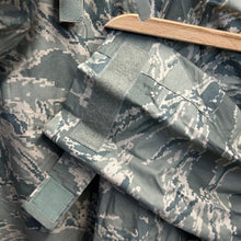 Load image into Gallery viewer, Military Digi Camo Parka Size Large