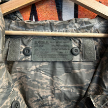 Load image into Gallery viewer, Military Digi Camo Parka Size Large