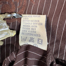 Load image into Gallery viewer, Eight Avenue Button Up Size Medium