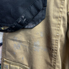 Load image into Gallery viewer, Khaki Cargo Pants Size 32”