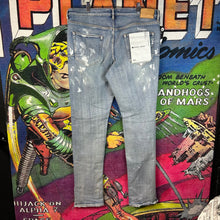 Load image into Gallery viewer, Purple P001 Paint Splatter Skinnt Jeans Size 36”