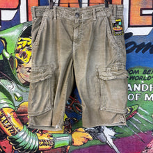 Load image into Gallery viewer, True Religion Isaac Cargo Shorts Size 36"