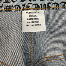Load image into Gallery viewer, Vetements Gothic Monogram Baggy Denim Jeans Size