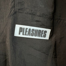 Load image into Gallery viewer, Pleasures Tidy Technical Hiking Pants Size Medium