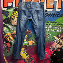 Load image into Gallery viewer, G-Star 3D Knee Jeans Size 34”