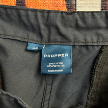 Load image into Gallery viewer, Cargo Pants Size Medium