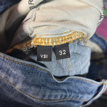 Load image into Gallery viewer, Purple Brand Paint Splatter Skinny Jeans Size 32”