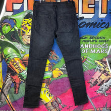 Load image into Gallery viewer, Purple Brand Knee Ripped Jeans Size 32”
