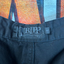 Load image into Gallery viewer, Tripp NYC Piercing Cargo Shorts Size Medium