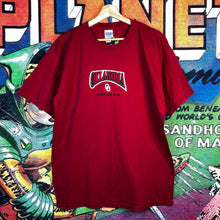 Load image into Gallery viewer, Vintage Y2K Oklahoma Sooners Embroidered Logo Tee Size L