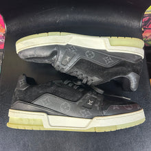 Load image into Gallery viewer, Louis Vuitton Trainer Black Monogram Size LV 7 (8.5-9M)