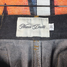 Load image into Gallery viewer, Neux Debut Denim Shorts Size 30"