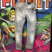 Load image into Gallery viewer, True Religion Rocco Moto jeans Size 33"