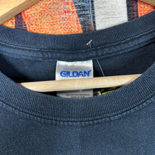 Load image into Gallery viewer, Arctic Monkeys Band Tee Size Large