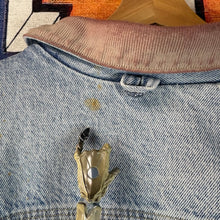 Load image into Gallery viewer, Vintage 90s Carhartt Blanket Lined Denim Jacket Size Large