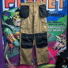Load image into Gallery viewer, Khaki Cargo Pants Size 32”