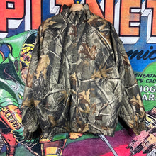 Load image into Gallery viewer, Liberty Real Tree Camo Jacket Size M