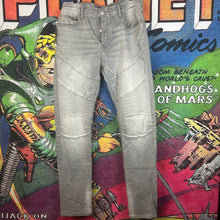 Load image into Gallery viewer, True Religion Biker Jeans Size 33”