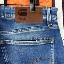 Load image into Gallery viewer, G-Star 3301 Straight Tapered Jeans Size 31"