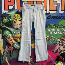Load image into Gallery viewer, Y2K Angel Low Rise Angel Jeans Size 26”