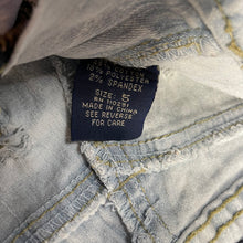 Load image into Gallery viewer, Y2K Angel Low Rise Angel Jeans Size 26”