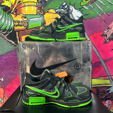 Load image into Gallery viewer, Nike OFF-WHITE Rubber Dunks Green Strike Size 9
