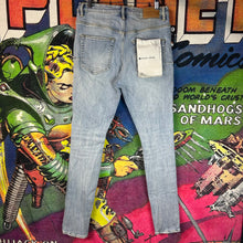 Load image into Gallery viewer, Purple Brand P002 Skinny Jeans Size 31”
