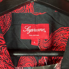 Load image into Gallery viewer, Supreme SS14 Paisley Button Up Shirt Size Large
