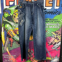 Load image into Gallery viewer, Y2K Akademiks Jeans Size 38&quot;
