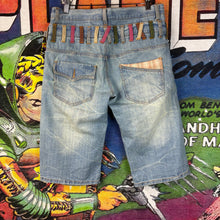 Load image into Gallery viewer, Nylaus Double Waisted Shorts Size 30&quot;
