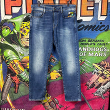 Load image into Gallery viewer, G-Star 3301 Straight Tapered Jeans Size 31&quot;
