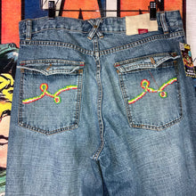 Load image into Gallery viewer, Y2K LRG Baggy Skater Jeans Size 36
