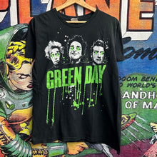 Load image into Gallery viewer, GreenDay Band Tee Size Medium

