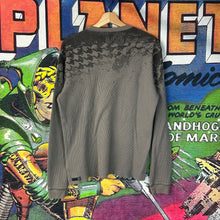 Load image into Gallery viewer, Vans Skull Thermal Long Sleeve Tee Size Large
