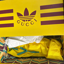 Load image into Gallery viewer, Adidas Gucci Gazelle White &amp; Green Size 12
