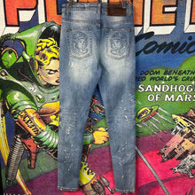 Load image into Gallery viewer, Billionaire Boys Club BB Trek Jeans Size 30”

