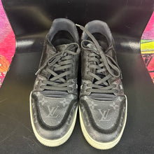 Load image into Gallery viewer, Louis Vuitton Trainer Black Monogram Size LV 7 (8.5-9M)
