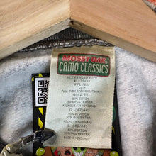 Load image into Gallery viewer, Y2K Mossy Oak Real Tree Camo Sweatshirt Size Large
