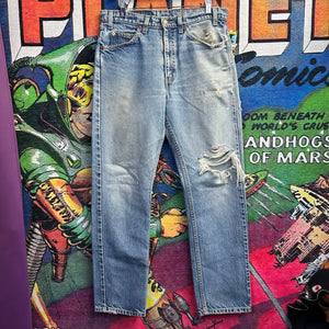 Vintage 90’s Levi’s Distressed Blue Jeans Size 31”