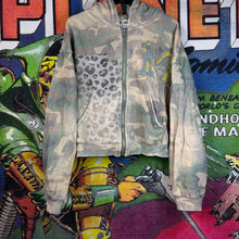 Load image into Gallery viewer, VALE Forever Cheetah Camo Zip Up Jacket Size Small
