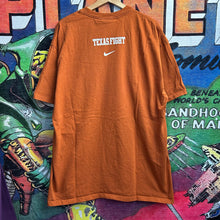 Load image into Gallery viewer, Y2K UT College Nike Sports Tee Size XL
