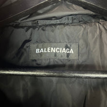 Load image into Gallery viewer, Balenciaga Défilé Coach Jacket Size 46 / 2XL
