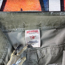 Load image into Gallery viewer, Y2K True Religion Ricky Jeans Size 32&quot;
