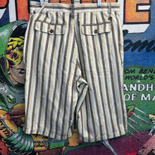 Load image into Gallery viewer, Y2K Phat Farms Striped Shorts Size 33&quot;
