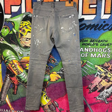Load image into Gallery viewer, Purple Jeans Paint Splatter Jeans Size 31
