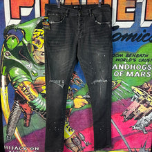 Load image into Gallery viewer, Purple Brand Distressed Skinny Jeans Black Size 33”
