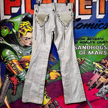 Load image into Gallery viewer, 5351 Japan White Bootcut Denim Y2K Pants Size 28/30
