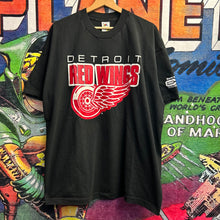 Load image into Gallery viewer, Vintage 90’s Detroit Red Wings Tee Size XL
