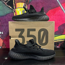Load image into Gallery viewer, Yeezy Adidias Boost 350 V2’s Oreo Size 12
