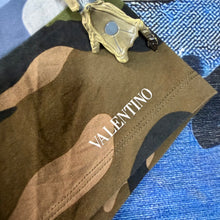Load image into Gallery viewer, Valentino Camoushuffle Tee Size Large
